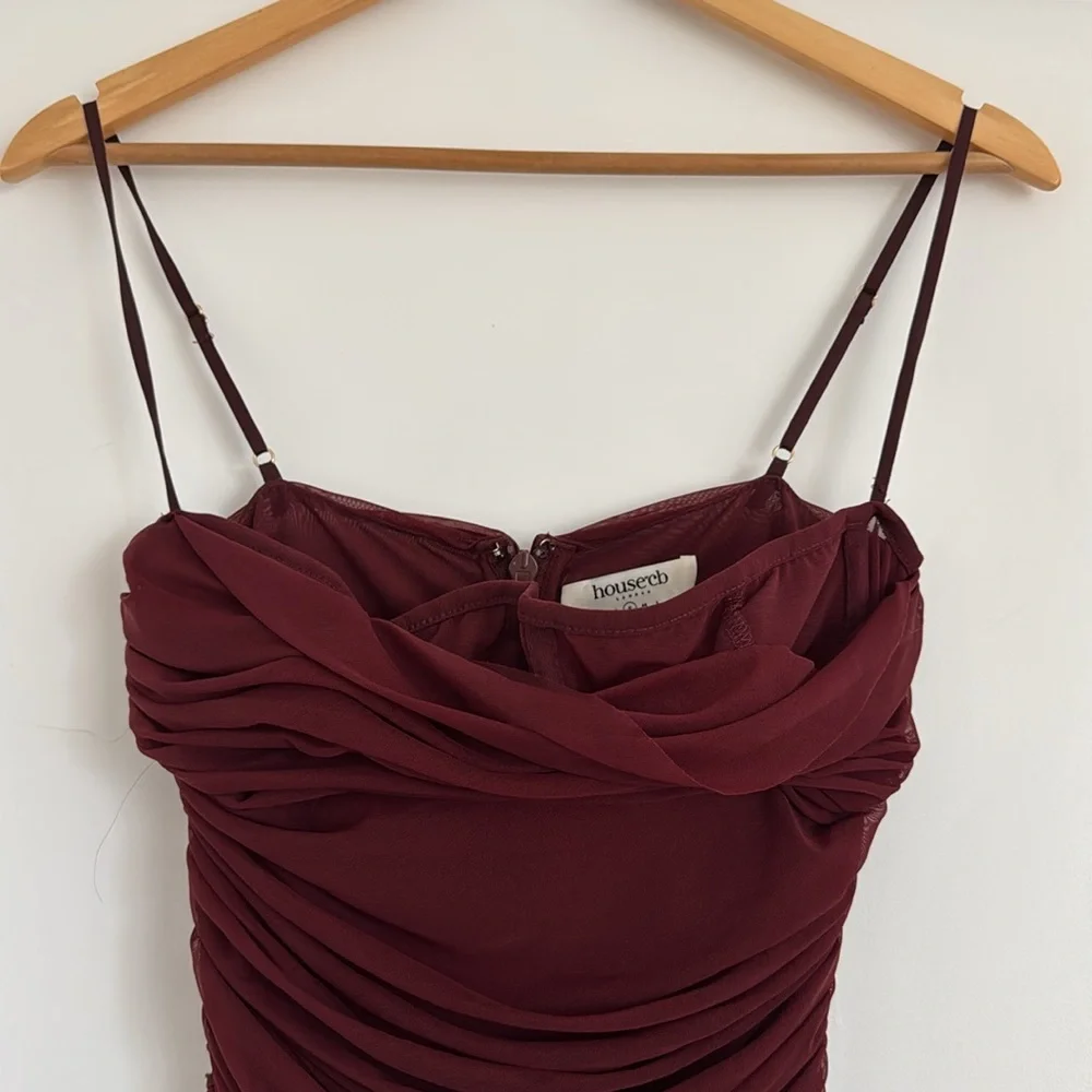 House of CB Sirene burgundy ruched bodycon midi dress SMALL Ruched Dress - Picture 2 of 12